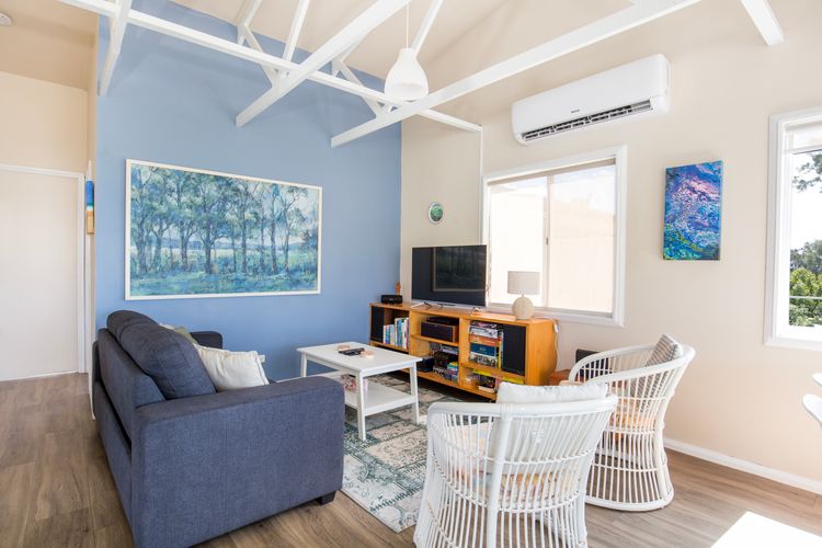 Seahaven – Pet Friendly with Ocean Views- 2 Mins to Beach