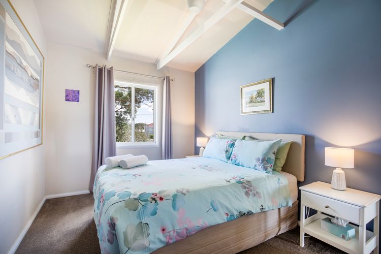 Seahaven – Pet Friendly with Ocean Views- 2 Mins to Beach