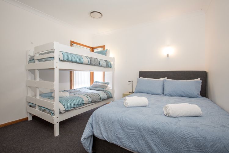 Tangerine – Pet Friendly – 3 Mins Walk to Beach