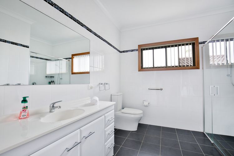 Tangerine – Pet Friendly – 3 Mins Walk to Beach