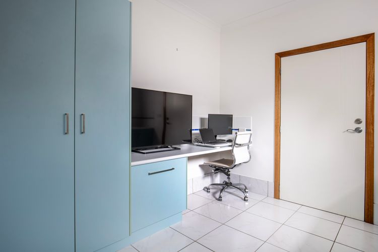 Tangerine – Pet Friendly – 3 Mins Walk to Beach