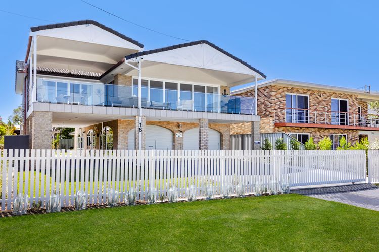 Callala Beach Walk – Beachfront with Fireplace