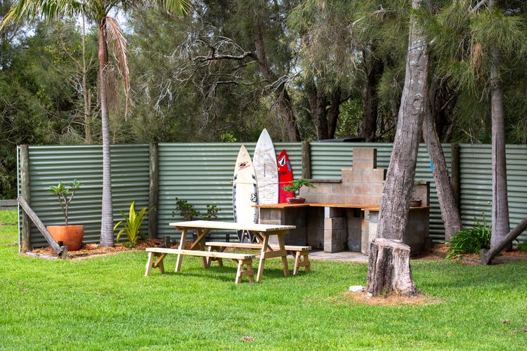 Amazing beach only a few minutes walk away. Easy access to an amazing surf beach for surfing