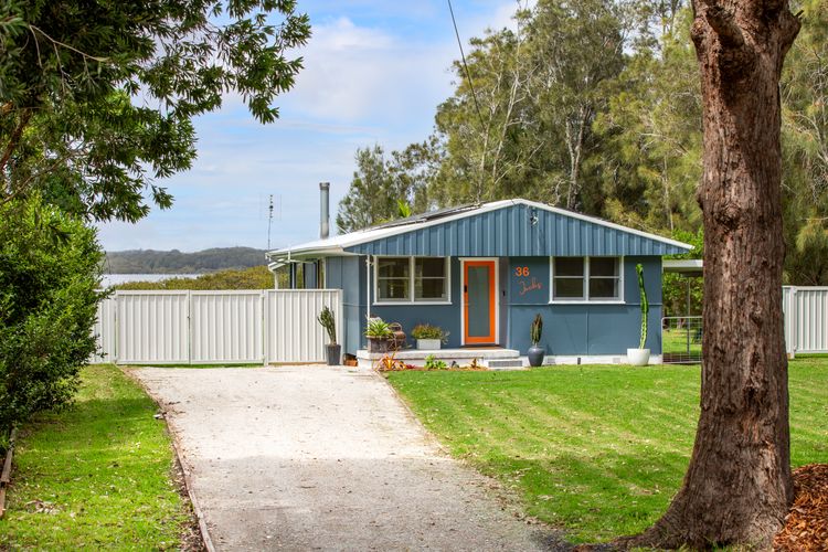 Jack’s Culburra – Absolute Waterfront with Fireplace