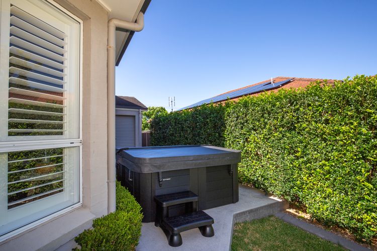 Bluewater Jervis Bay – Pet Friendly Luxury with Spa – 5 Mins Walk to Beach
