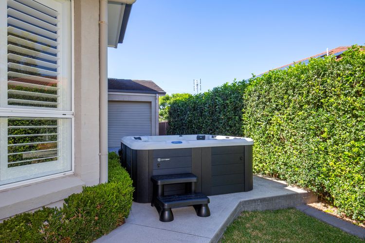 Bluewater Jervis Bay – Pet Friendly Luxury with Spa – 5 Mins Walk to Beach
