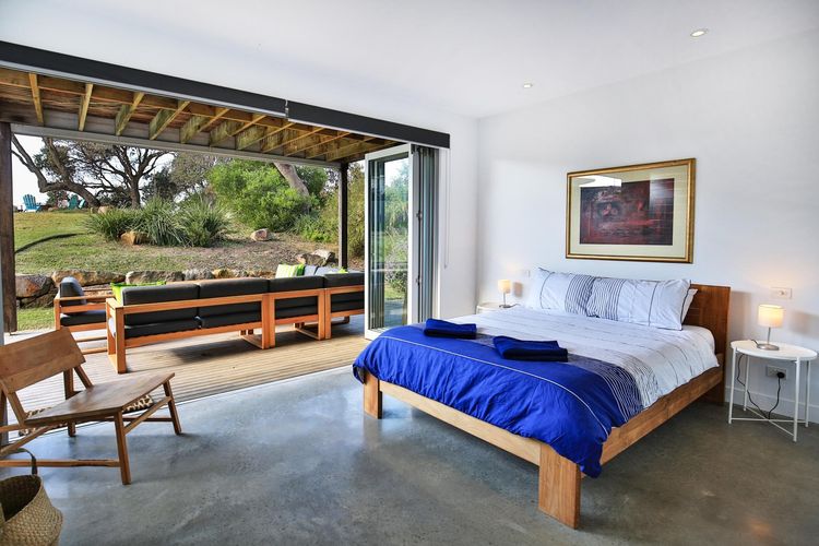 Oceanside – Pet Friendly Absolute Beachfront