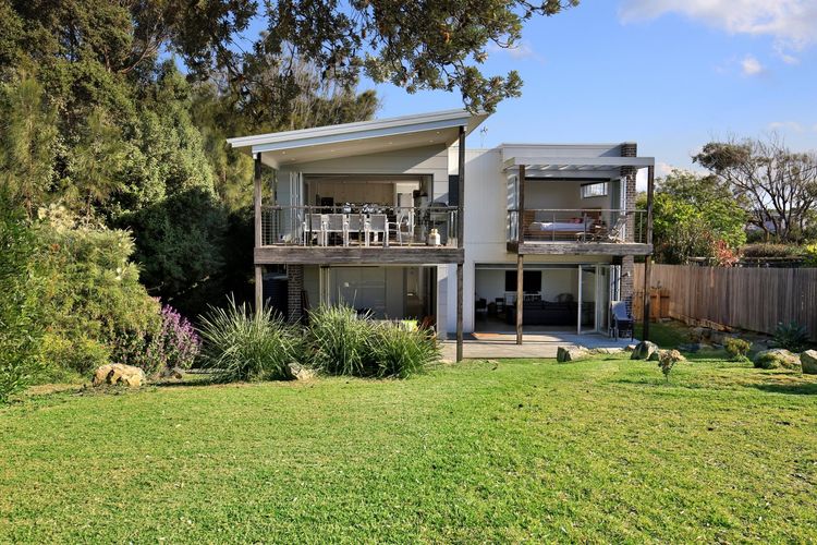 Oceanside – Pet Friendly Absolute Beachfront