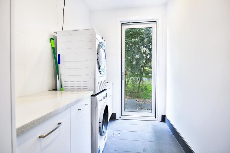 Oceanside – Pet Friendly Absolute Beachfront