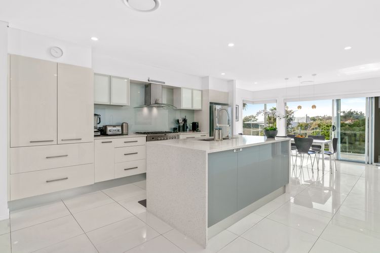 Sea La Vie – Pet Friendly with Fireplace and Swimming Pool & Spa