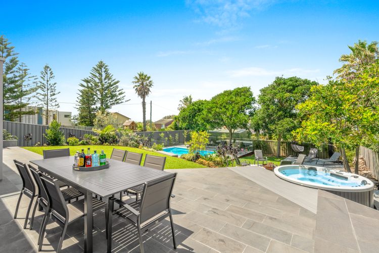 Amazing beach only a few minutes walk away. Easy access to an amazing surf beach for surfing, Amazing pool a short walk away