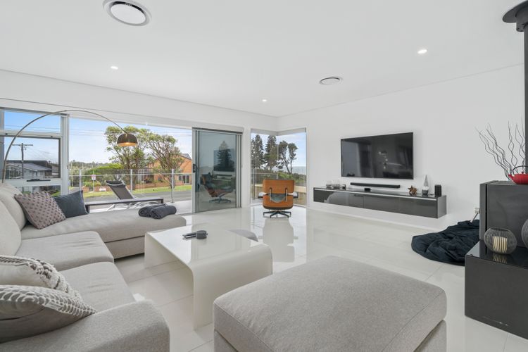 Sea La Vie – Pet Friendly with Fireplace and Swimming Pool & Spa