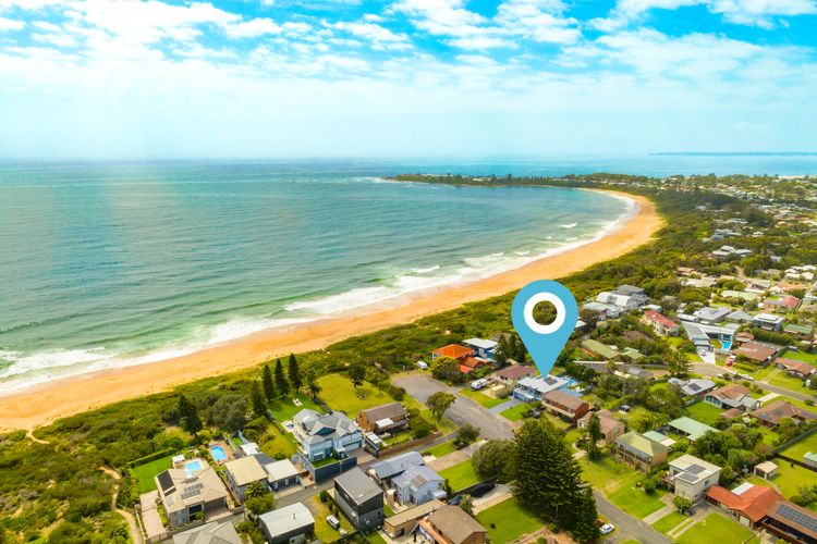 Amazing beach only a few minutes walk away. Easy access to an amazing surf beach for surfing