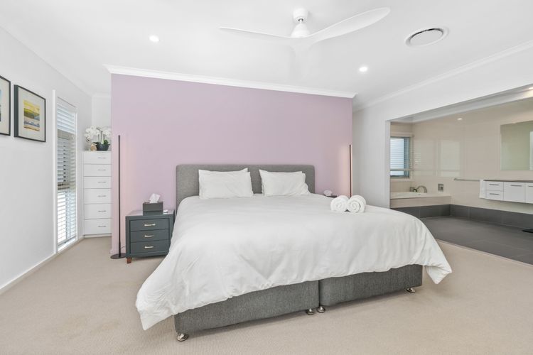 Sea La Vie – Pet Friendly with Fireplace and Swimming Pool & Spa