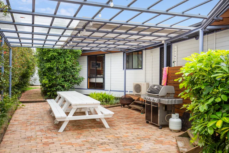 Hidden Orchard – Pet Friendly – 4 Mins Walk to Beach