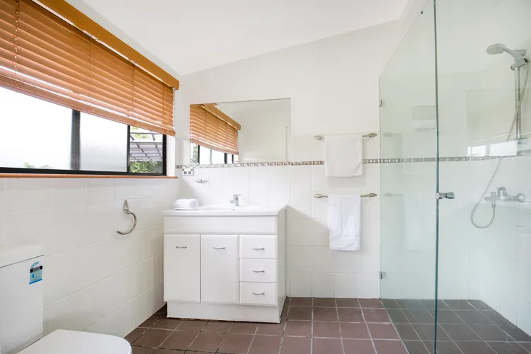 Hidden Orchard – Pet Friendly – 4 Mins Walk to Beach