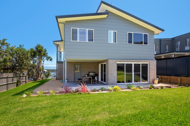 La Vista – Water Views & Mountain Vistas