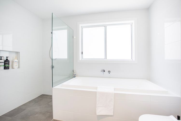 La Vista – Water Views & Mountain Vistas