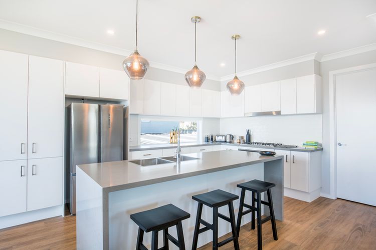 La Vista – Water Views & Mountain Vistas