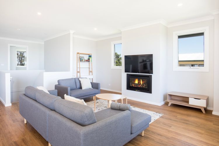 La Vista – Water Views & Mountain Vistas