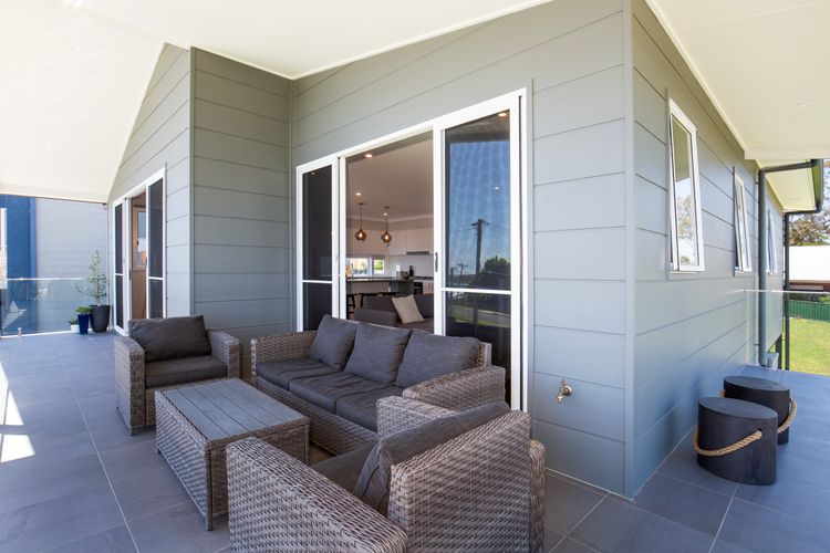 La Vista – Water Views & Mountain Vistas