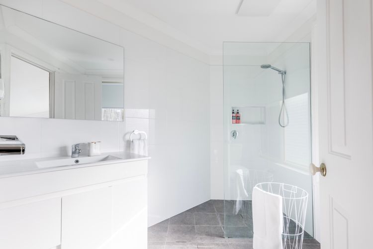 Anglesey – Pet Friendly with Pool – 4 Mins Walk to Beach