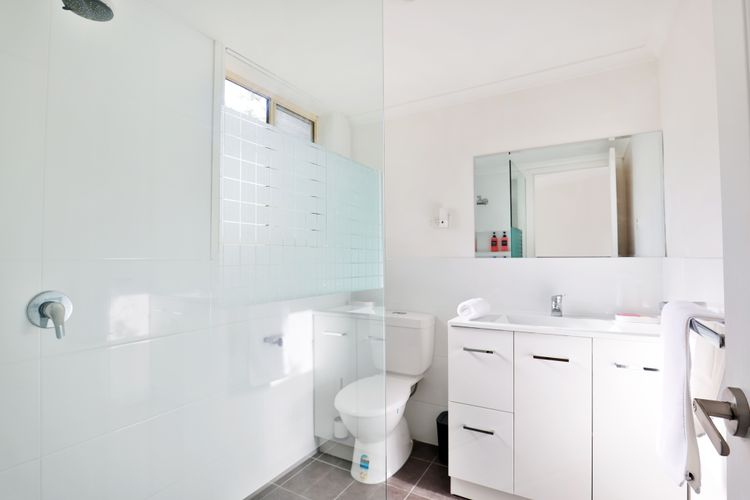 Anglesey – Pet Friendly with Pool – 4 Mins Walk to Beach