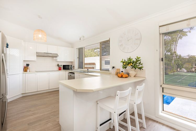 Anglesey – Pet Friendly with Pool – 4 Mins Walk to Beach