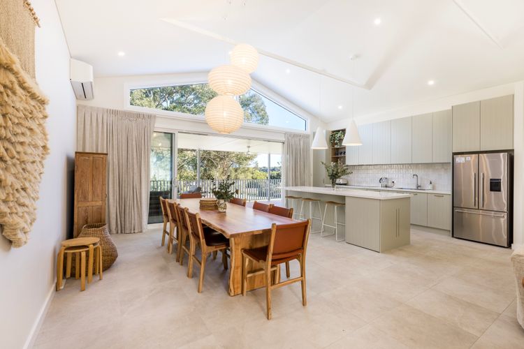 Carramar – Fireplace – Absolute Waterfront