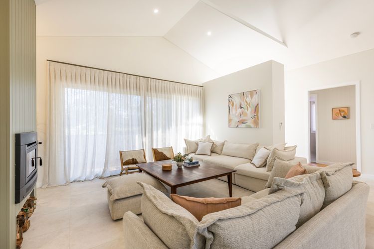 Carramar – Fireplace – Absolute Waterfront