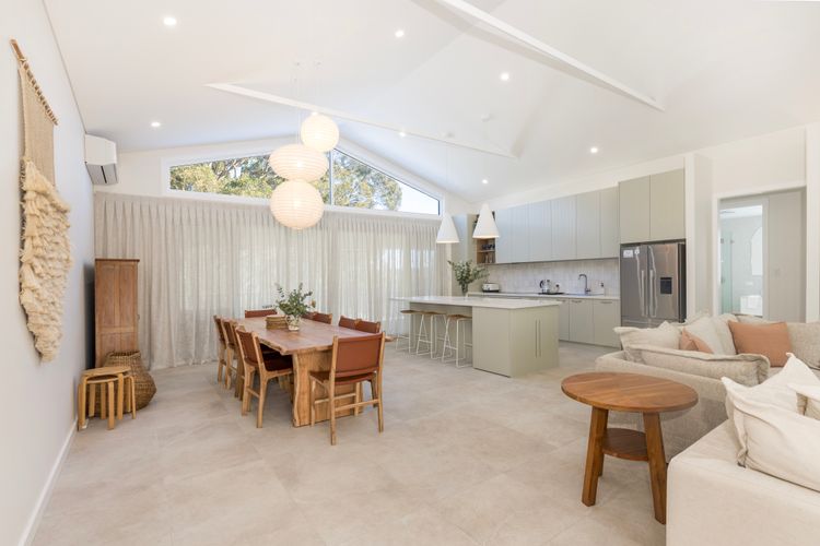 Carramar – Fireplace – Absolute Waterfront