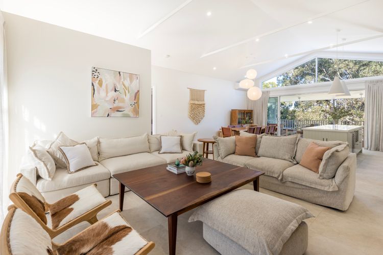 Carramar – Fireplace – Absolute Waterfront
