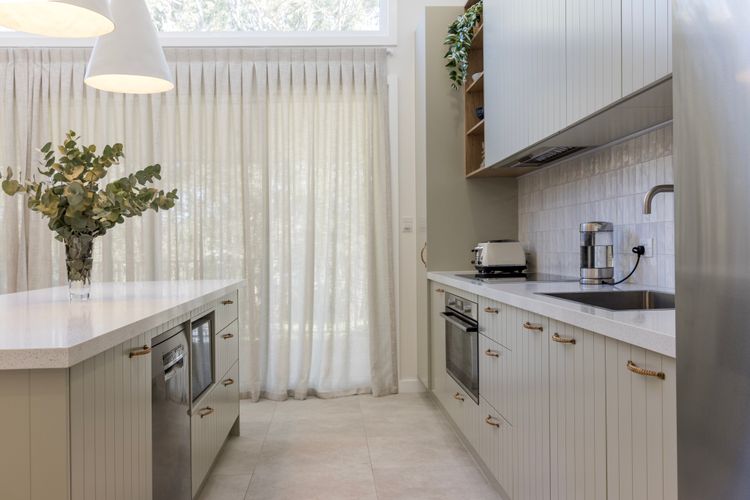Carramar – Fireplace – Absolute Waterfront