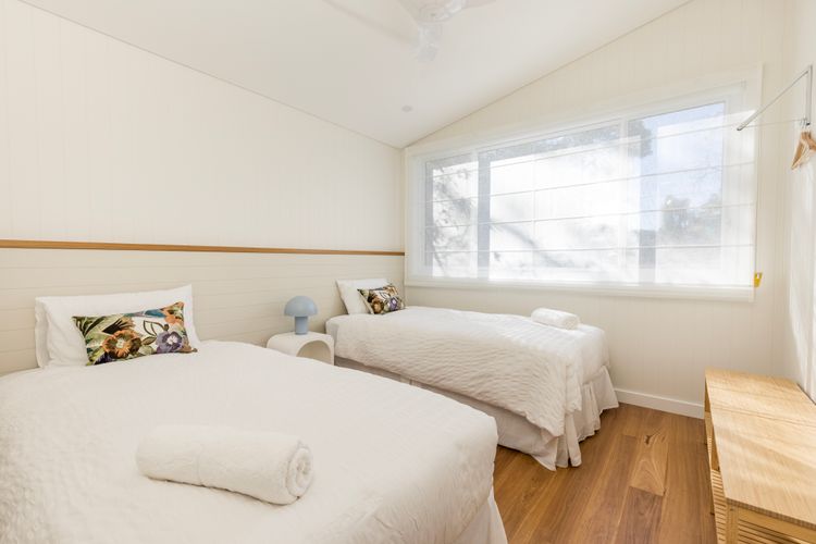 Carramar – Fireplace – Absolute Waterfront