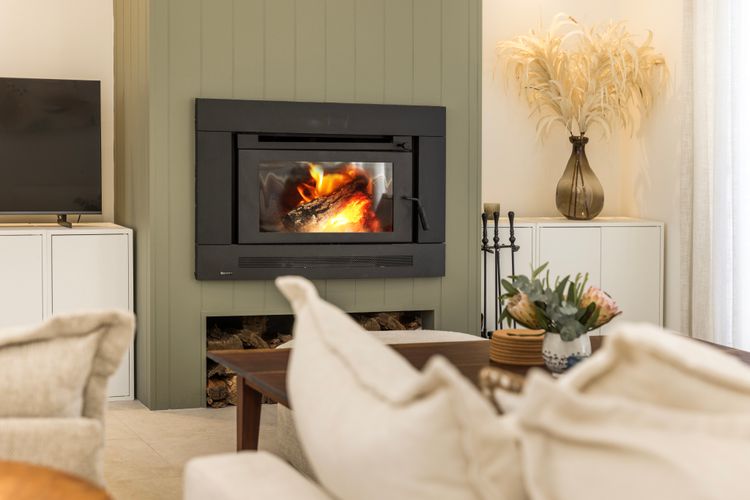 Carramar – Fireplace – Absolute Waterfront