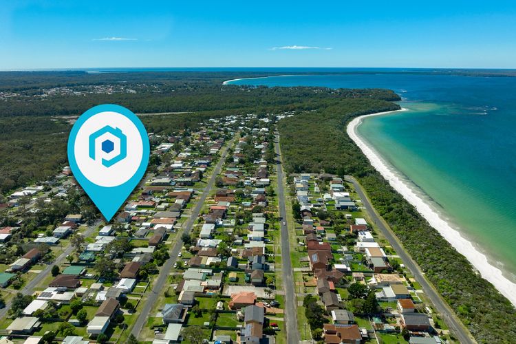 Amazing beach only a few minutes walk away, Close to local golf course