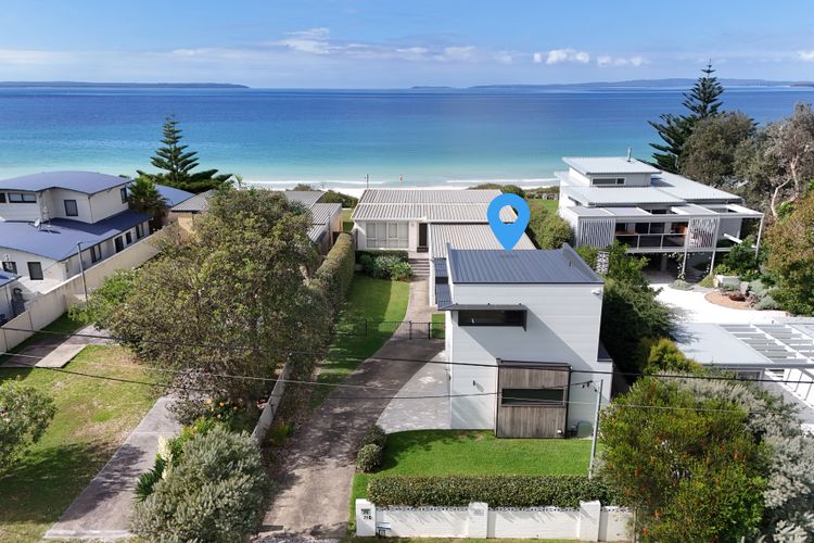 Azure Studio – Ocean Glimpses – 3 Mins Walk to Beach