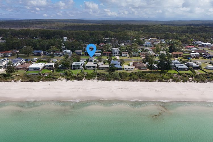 Azure Studio – Ocean Glimpses – 3 Mins Walk to Beach