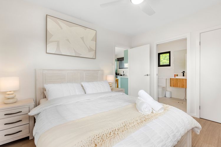 Azure Studio – Ocean Glimpses – 3 Mins Walk to Beach