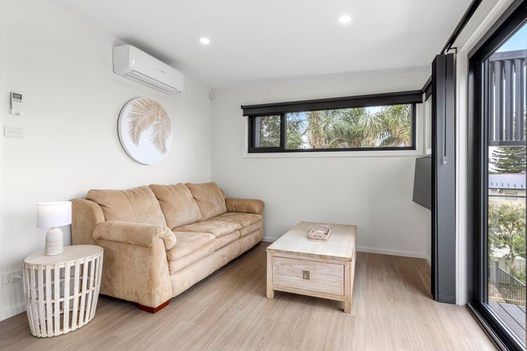 Azure Studio – Ocean Glimpses – 3 Mins Walk to Beach