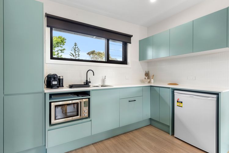 Azure Studio – Ocean Glimpses – 3 Mins Walk to Beach