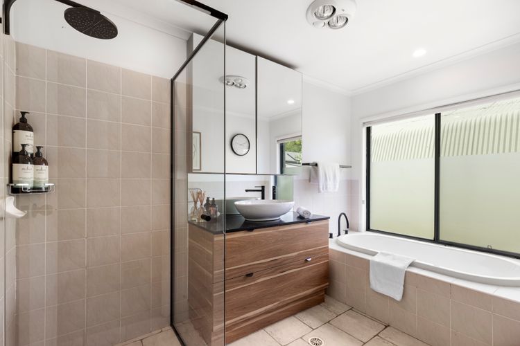 Jasmine House – Pet Friendly with Swimming Pool