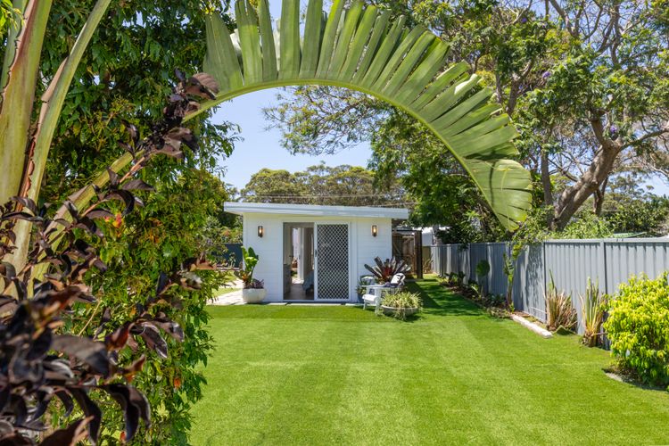 A Touch Of Paradise – 4 MIn Walk to Beach