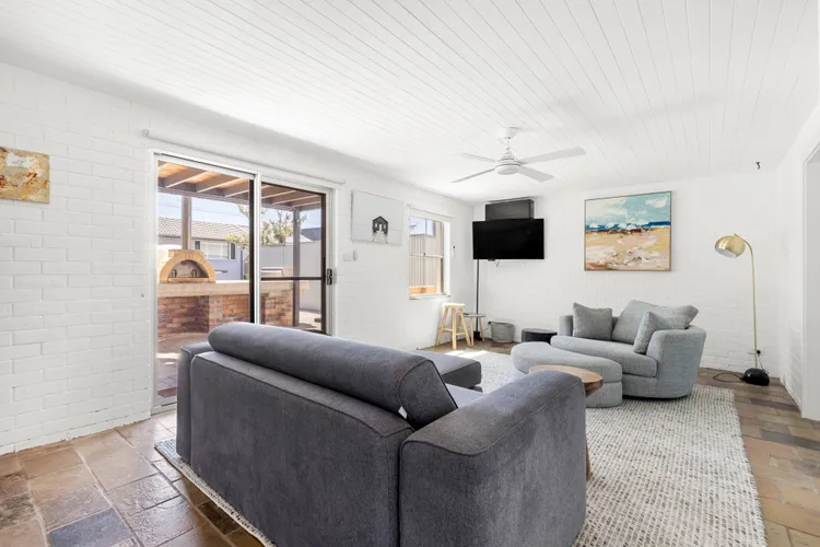 The Castle – Pet Friendly – Absolute Beachfront