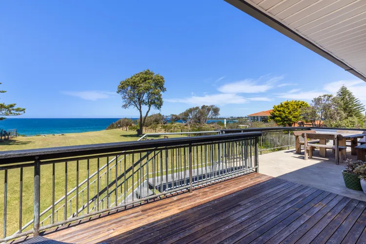 Amazing beach at your doorstep, Easy access to an amazing surf beach for surfing