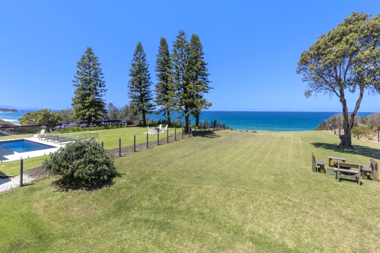 Amazing beach at your doorstep, Easy access to an amazing surf beach for surfing