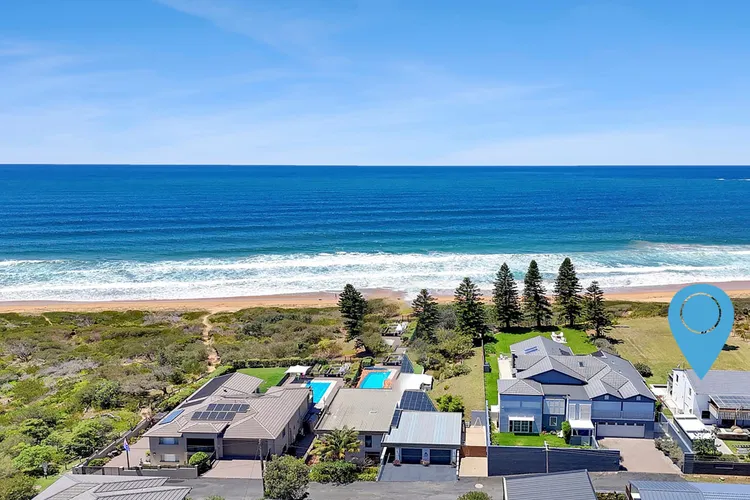 The Castle – Pet Friendly – Absolute Beachfront