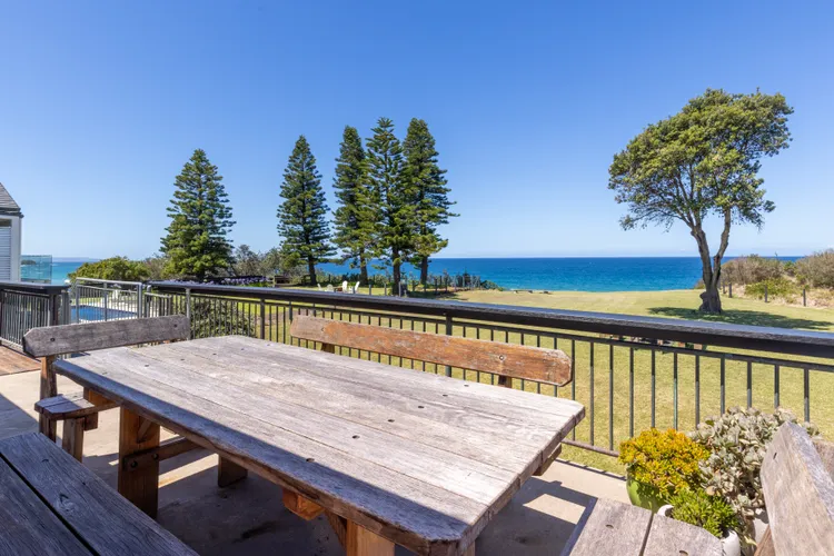 Amazing beach at your doorstep, Easy access to an amazing surf beach for surfing