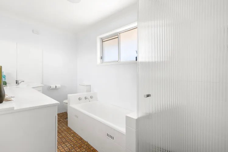 The Castle – Pet Friendly – Absolute Beachfront