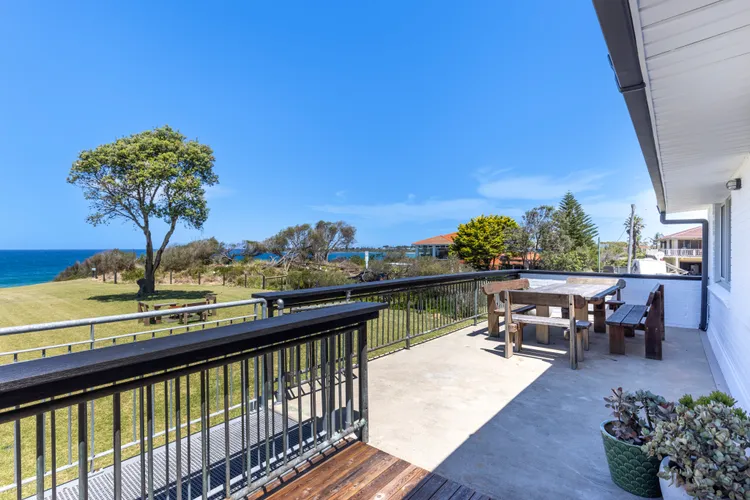 Amazing beach at your doorstep, Easy access to an amazing surf beach for surfing